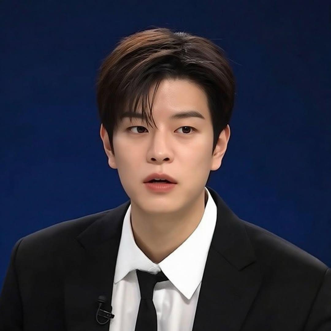 Recent activity shot of Seungmin (Stray Kids)