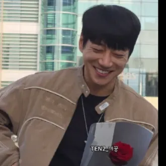 Behind-the-scenes cut of Hwang Chiyeol