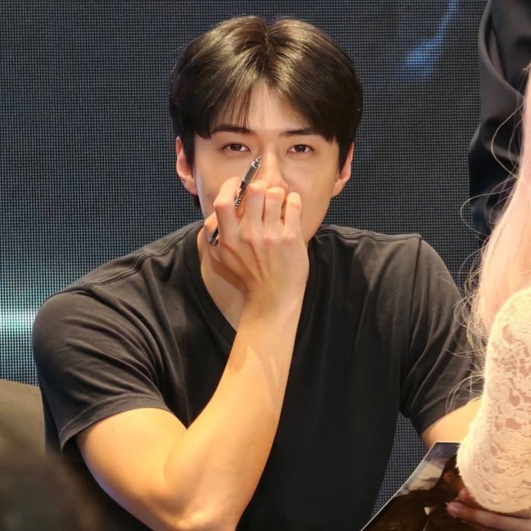 Foto aktivitas terbaru EXO