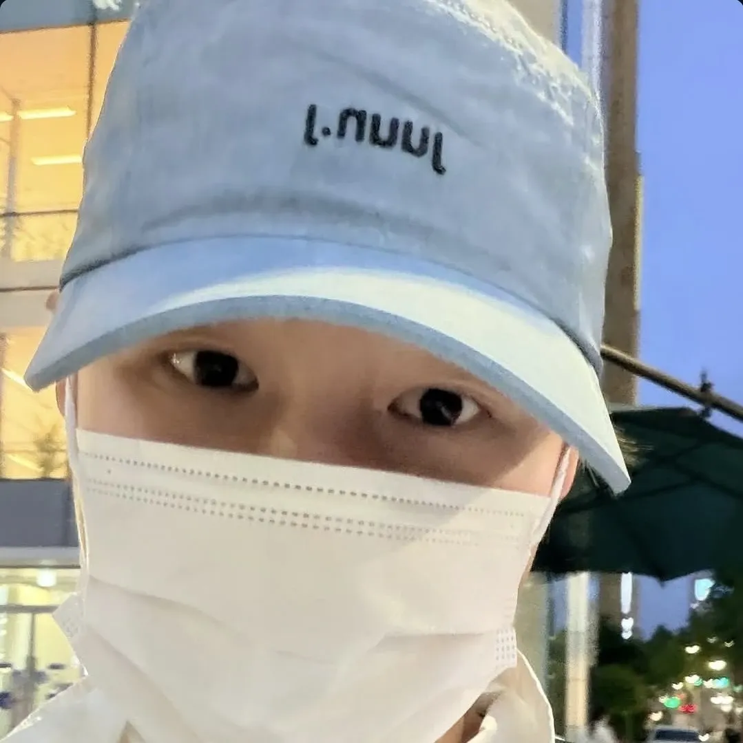 Behind-the-scenes cut of Ha Sungwoon