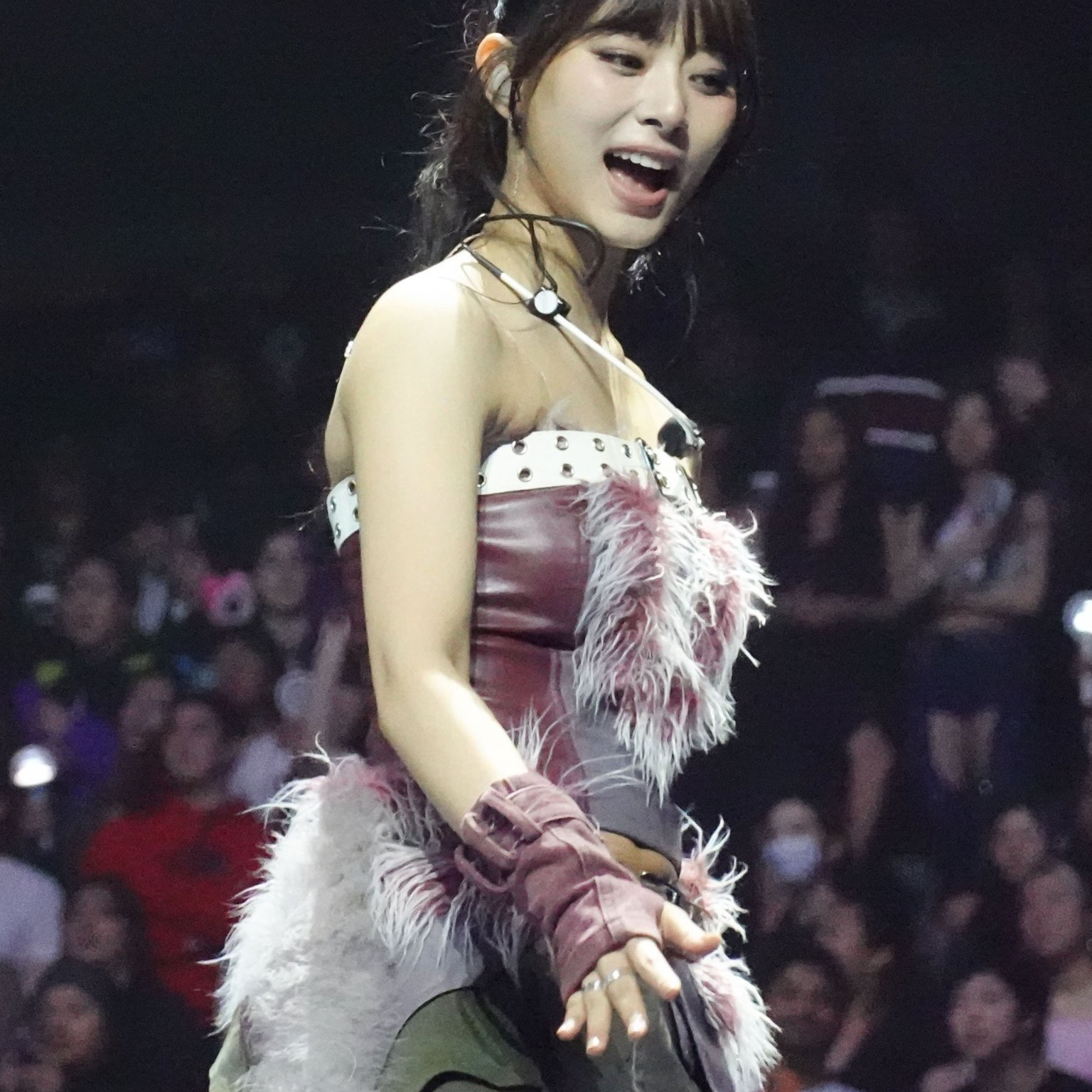 Potret di balik layar Tzuyu (TWICE)