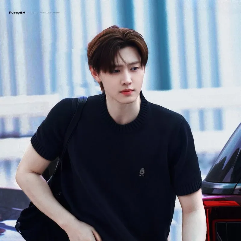 Foto aktivitas terbaru Sunghoon (ENHYPEN)