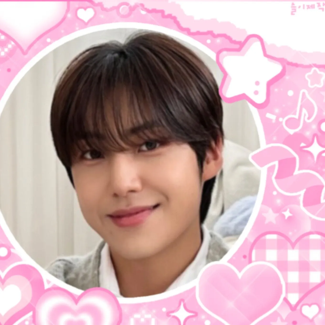 Latest photo of Lee Eunsang (YOUNITE)