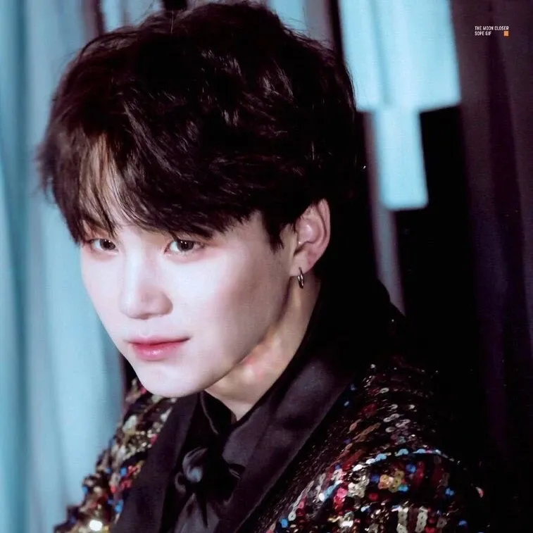 Potret di balik layar SUGA (BTS)