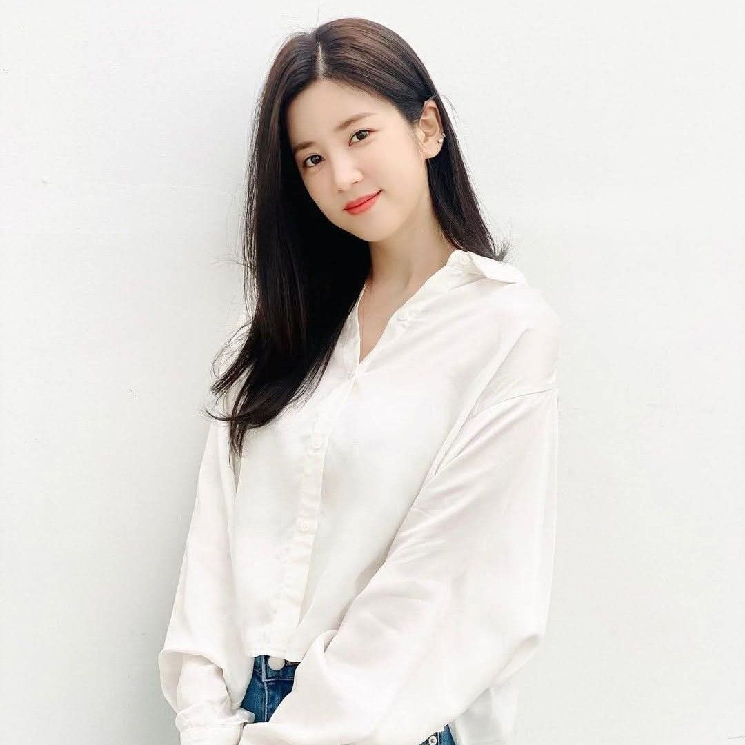 Latest photo of Park Chorong (Apink)