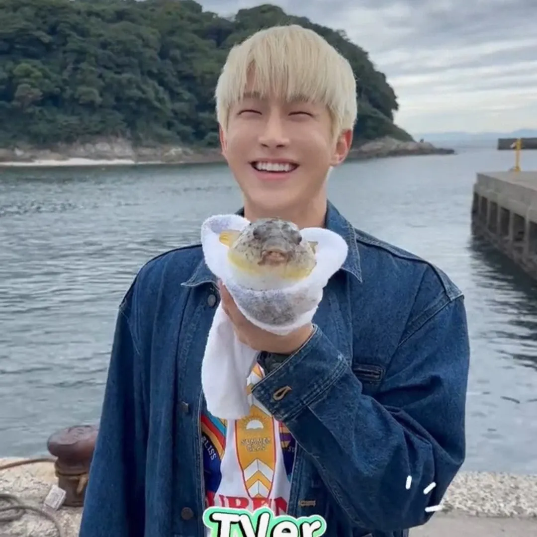 Latest photo of Jinjin (ASTRO)