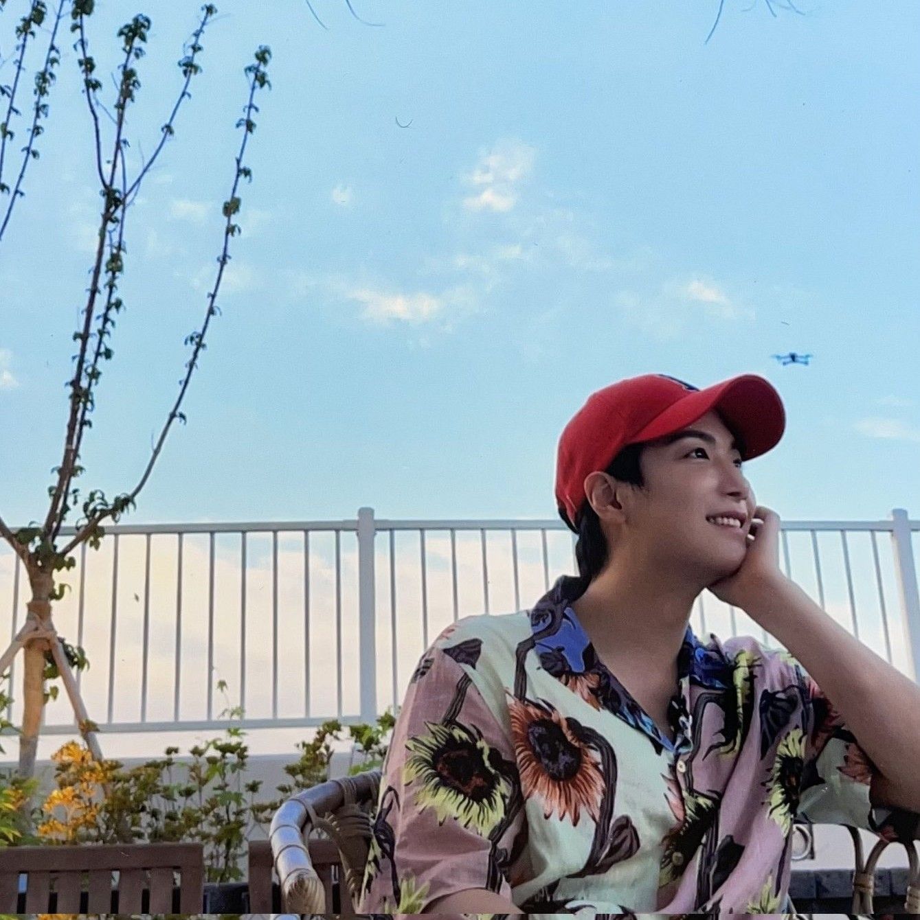 Behind-the-scenes cut of Kim Jonghyeon