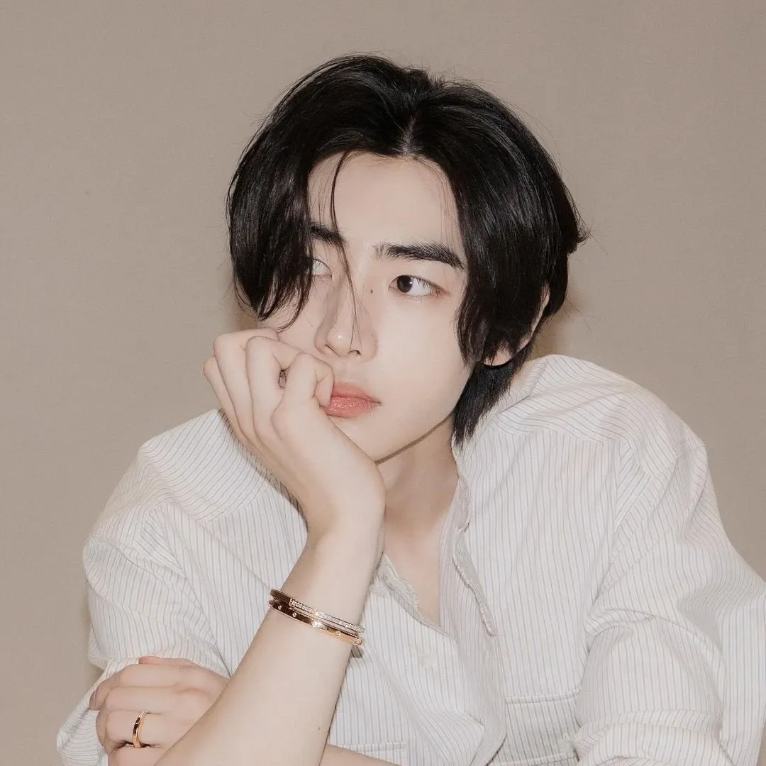 성훈 (ENHYPEN)의 비하인드 컷