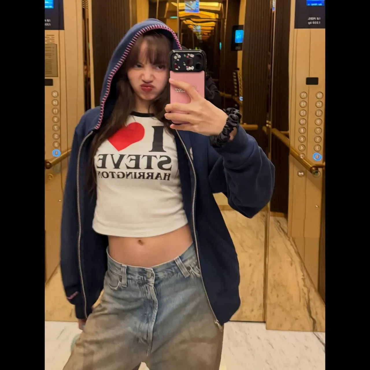 A moment captured by Lisa (BLACKPINK)'s fan