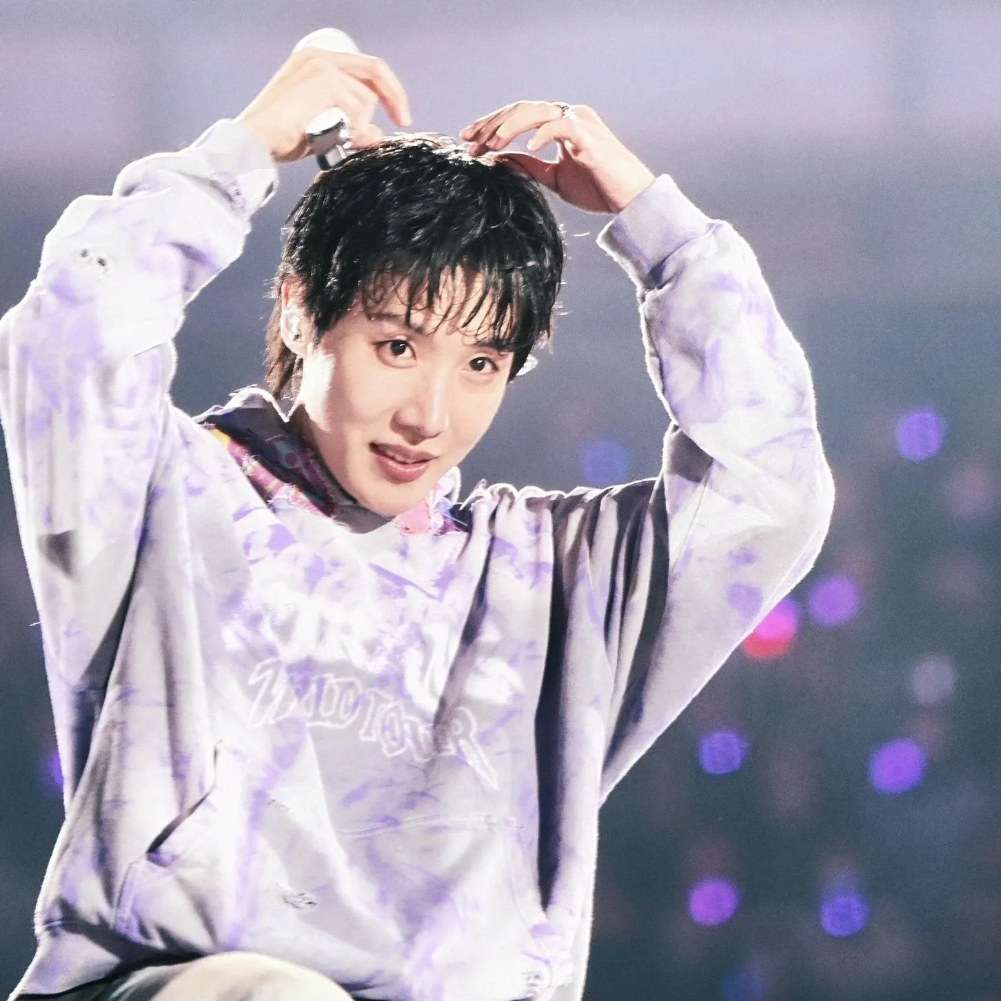 Momen yang diabadikan oleh penggemar j-hope (BTS)