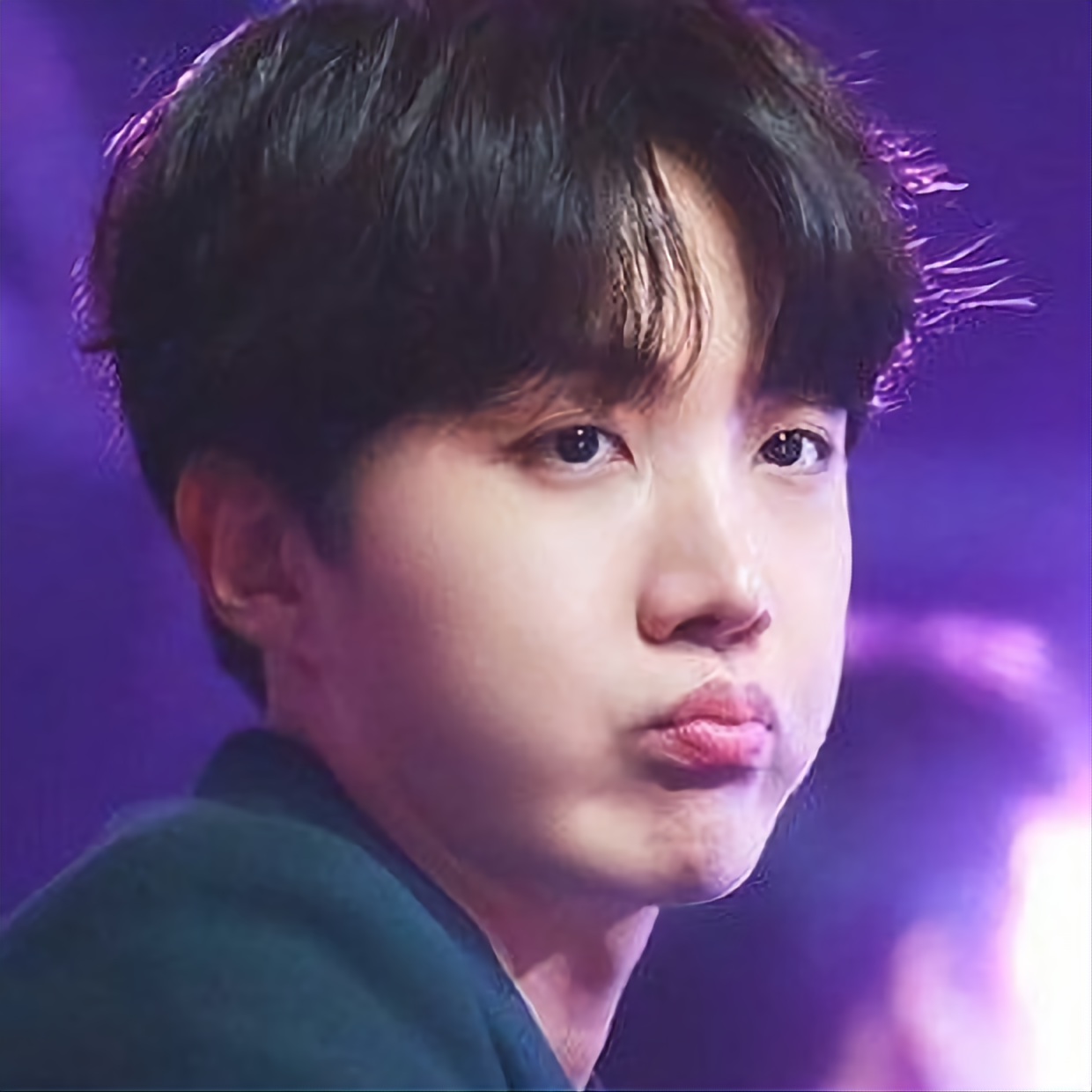 Momen yang diabadikan oleh penggemar j-hope (BTS)