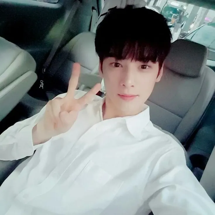 Latest photo of Eunwoo (ASTRO)