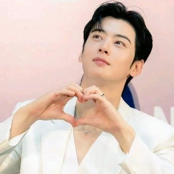 A moment captured by Eunwoo (ASTRO)'s fan