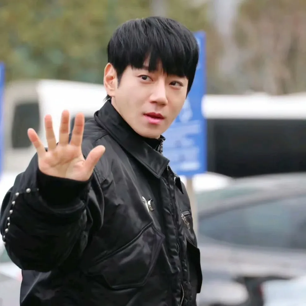 ファン・チヨルの最新写真