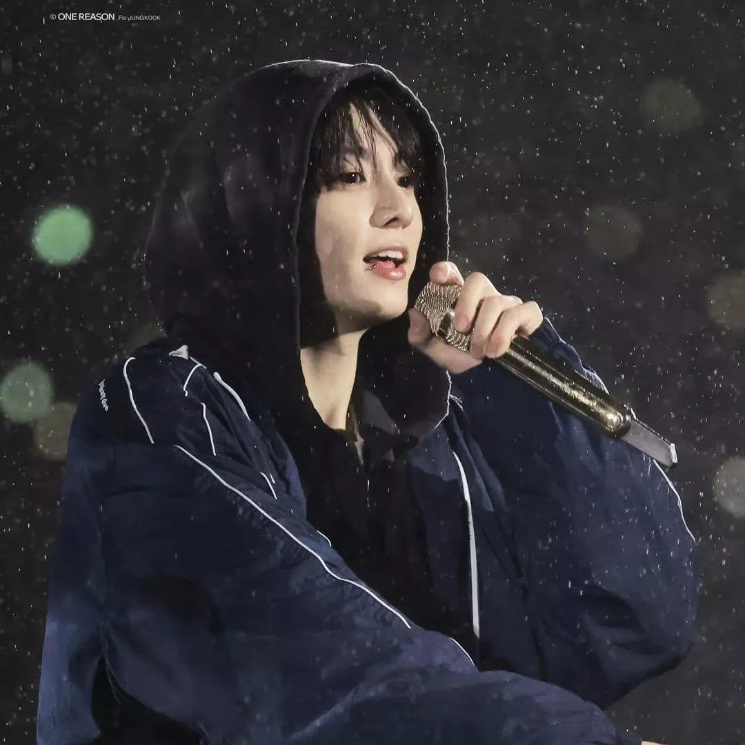 A moment captured by Jungkook (BTS)'s fan
