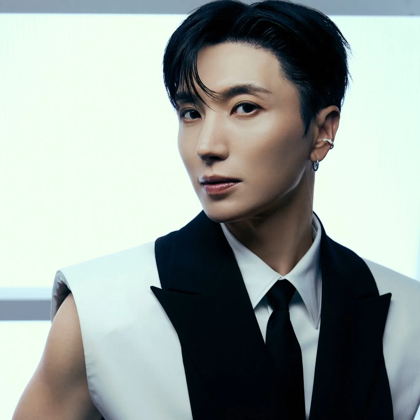 Recent activity shot of Leeteuk (Super Junior)