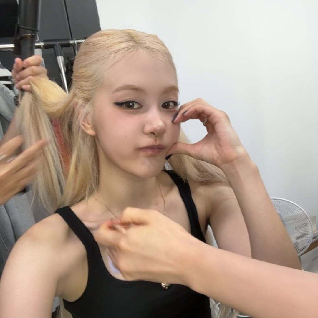 로제 (BLACKPINK)의 비하인드 컷