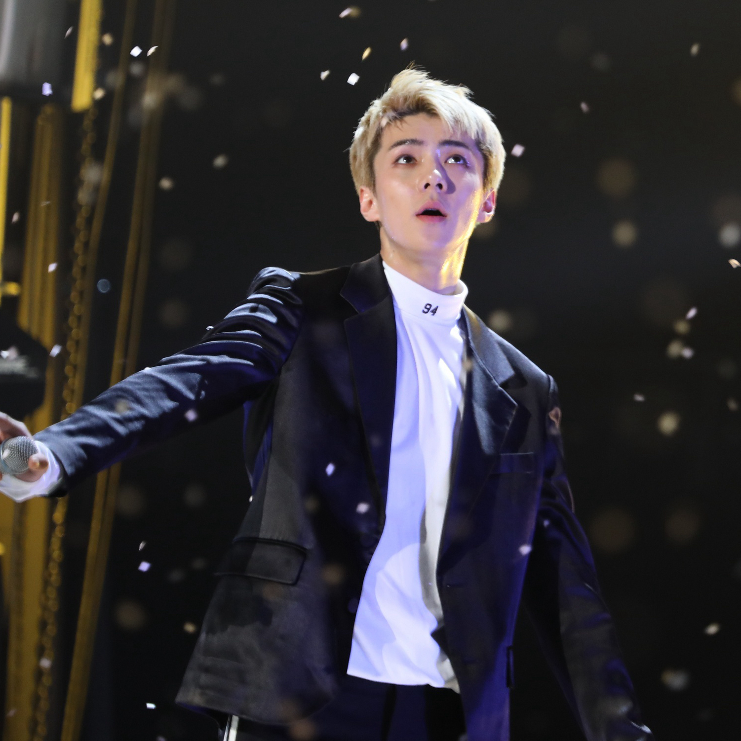 세훈 (EXO)의 비하인드 컷