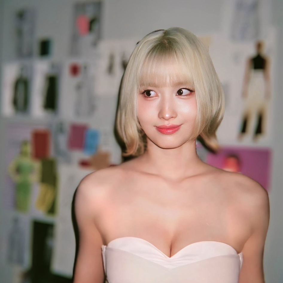 모모 (TWICE)의 최신 사진