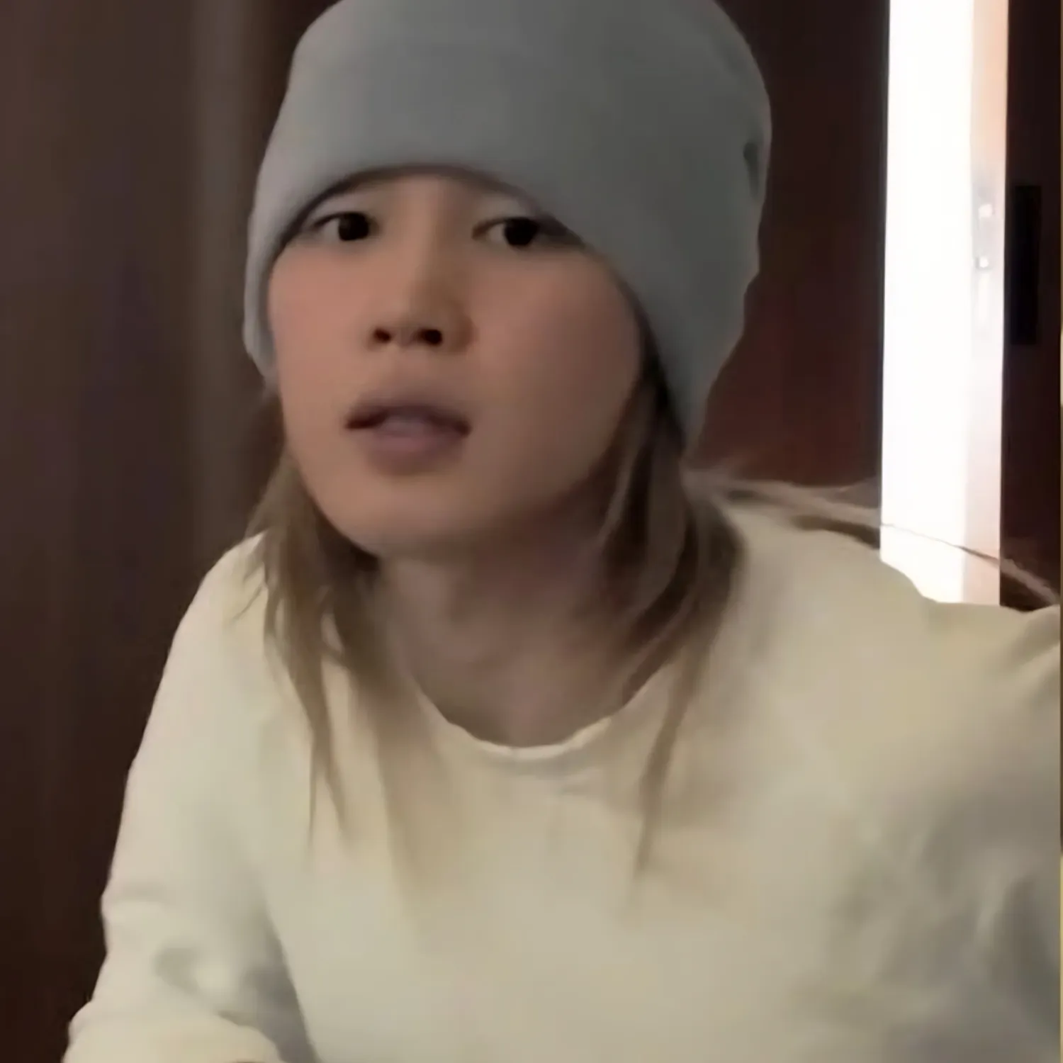 Foto aktivitas terbaru Jimin (BTS)