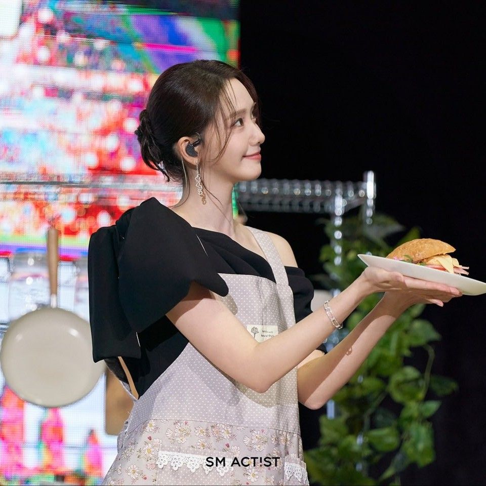 潤娥 (少女時代)的最新活動照片