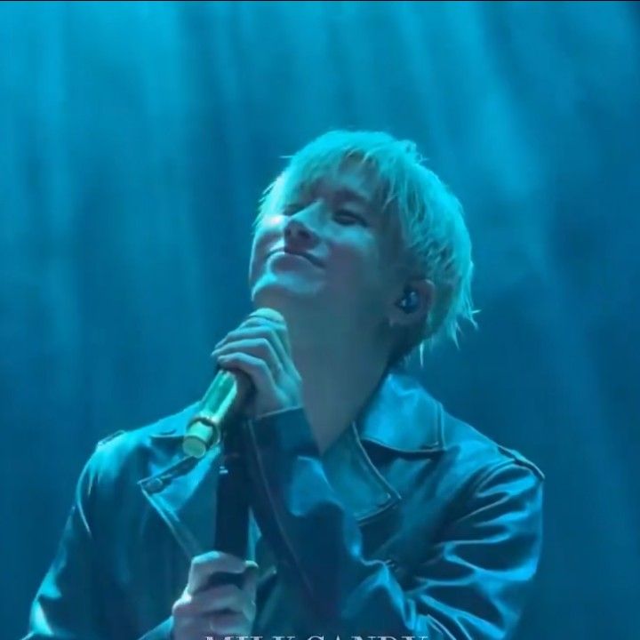 A moment captured by Jinjin (ASTRO)'s fan