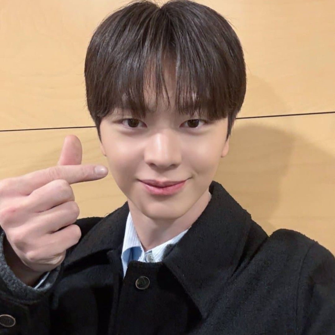 Latest photo of Yook Sungjae (BTOB)