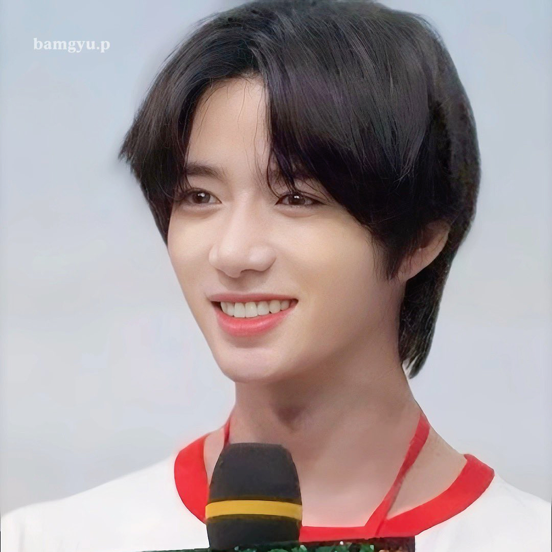 A moment captured by Beomgyu (TOMORROW X TOGETHER)'s fan