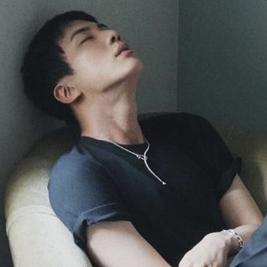 Jin (防彈少年團)的最新照片