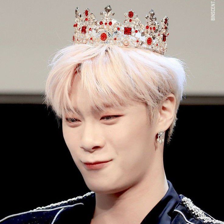 A moment captured by Moonbin (ASTRO)'s fan