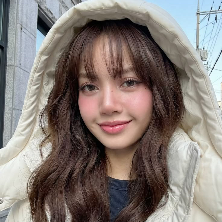 Recent activity shot of Lisa (BLACKPINK)