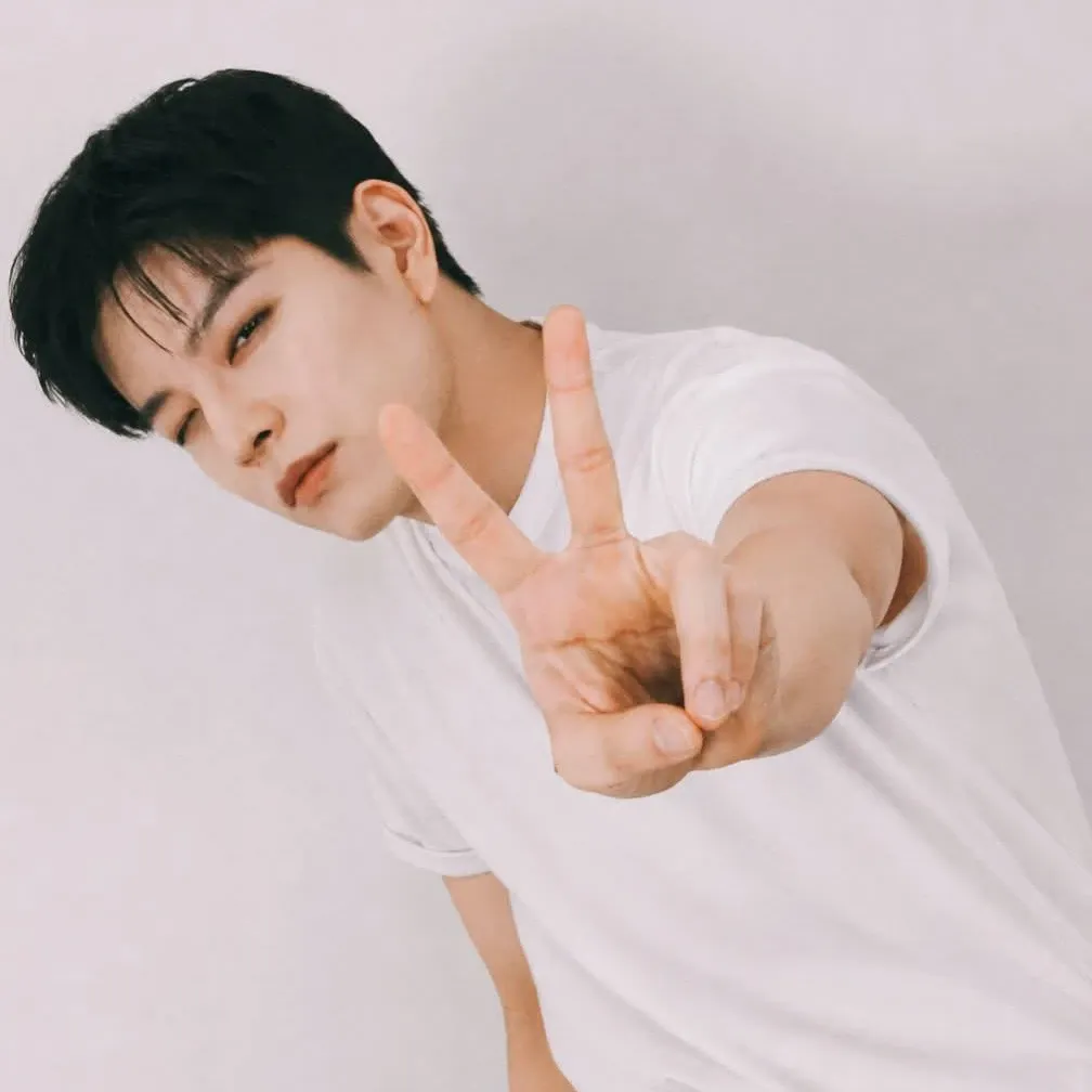 Foto aktivitas terbaru Seungmin (Stray Kids)