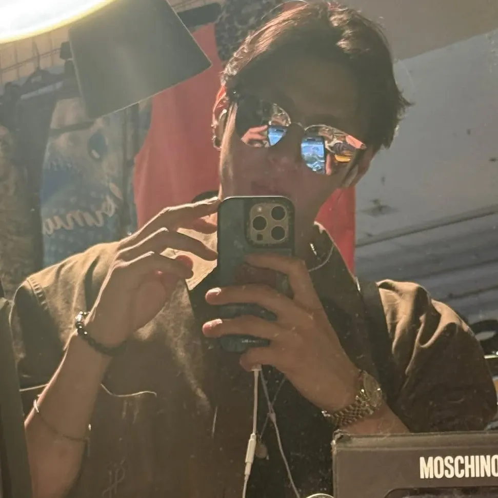 Feed komunitas K-pop terpanas hari ini