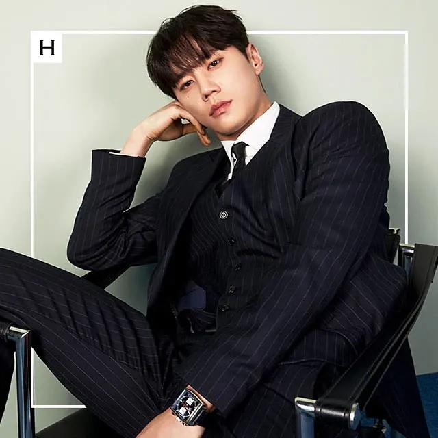 Behind-the-scenes cut of Lee Junyoung