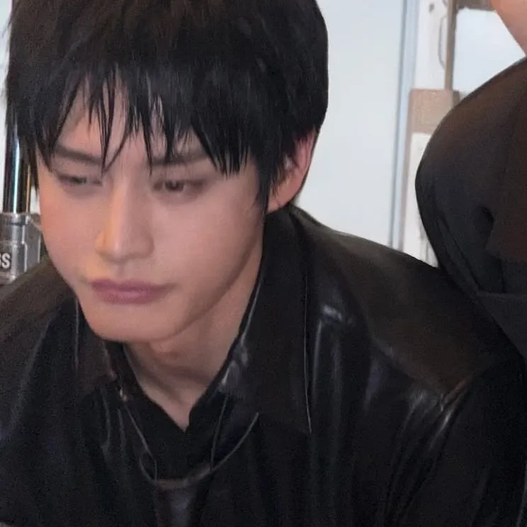 A moment captured by Kim Jiwoong (ZEROBASEONE)'s fan