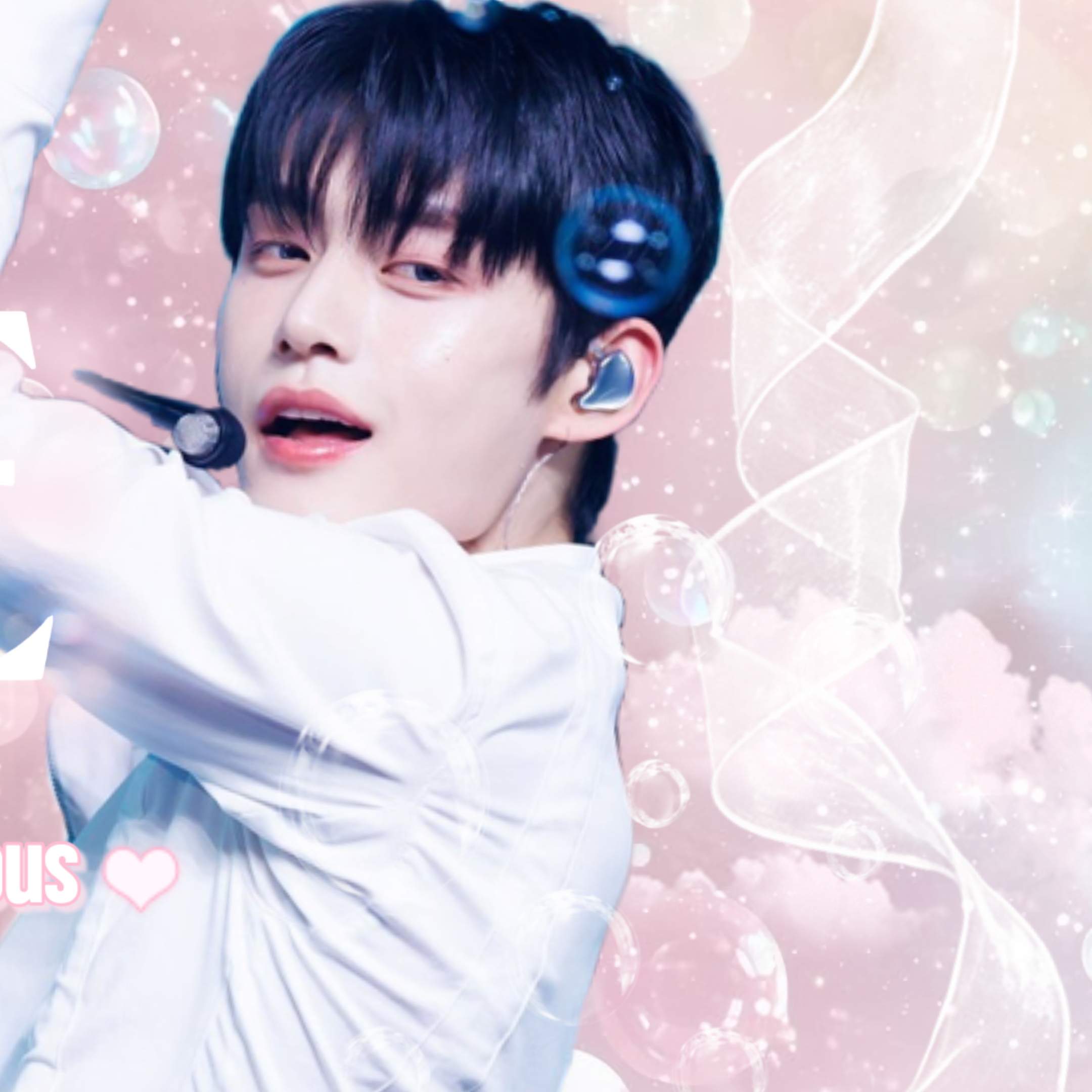 Behind-the-scenes cut of Kim Jiwoong (ZEROBASEONE)