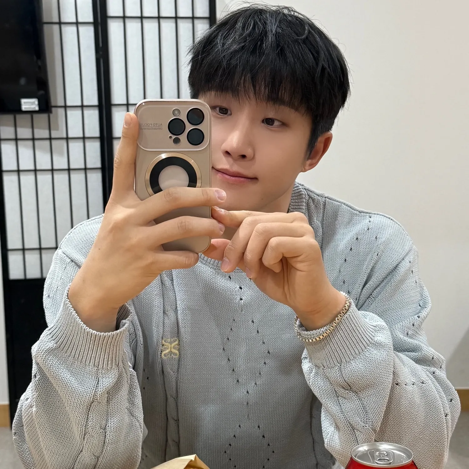Behind-the-scenes cut of Jinjin (ASTRO)