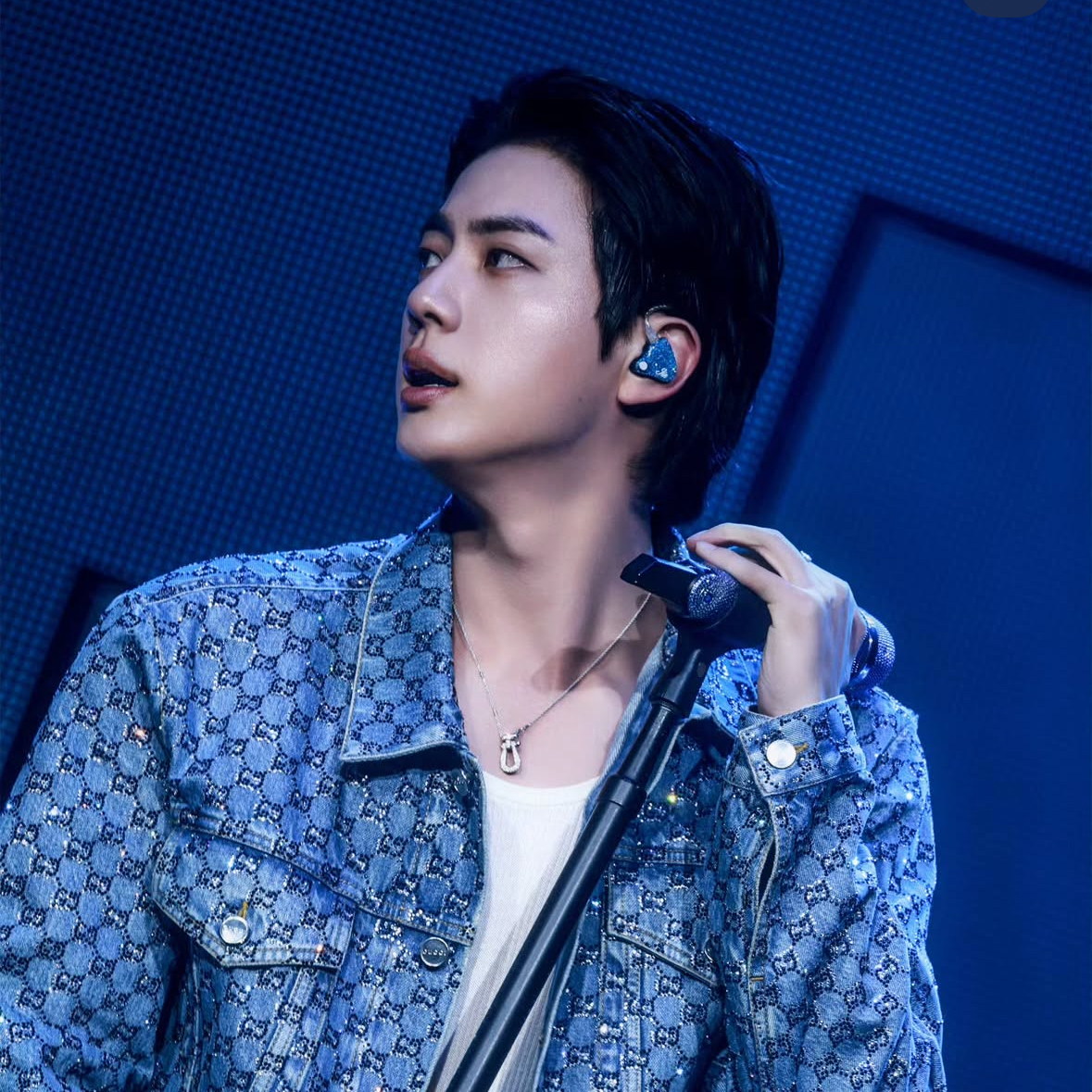 진 (방탄소년단)의 최신 사진