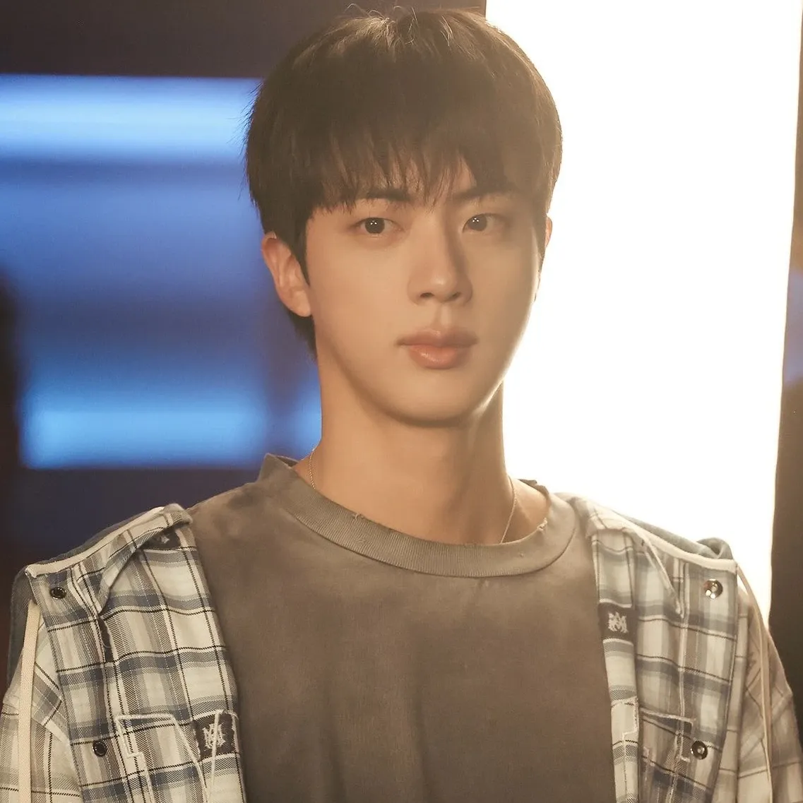Foto aktivitas terbaru Jin (BTS)
