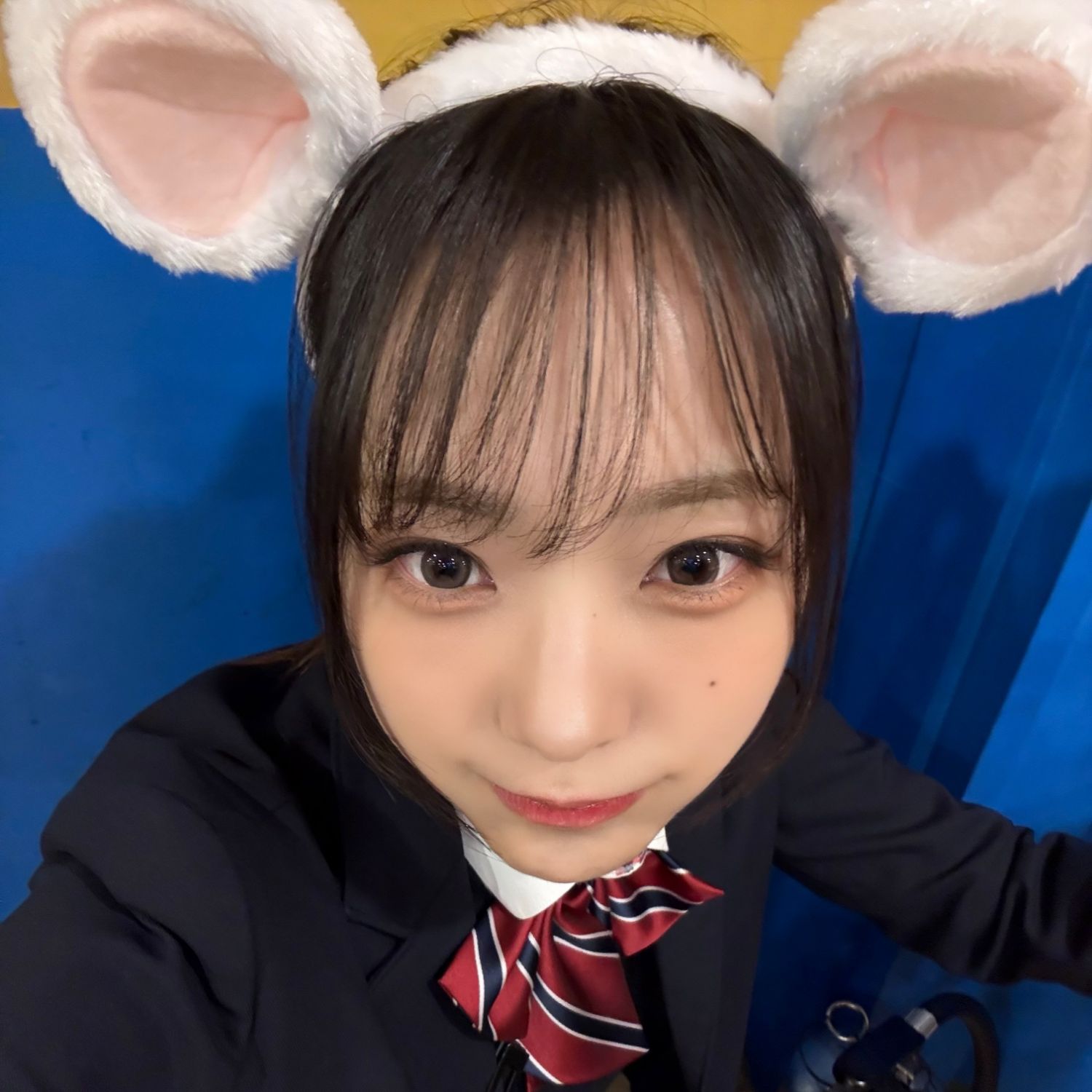 Recent activity shot of Siyeon (QWER)