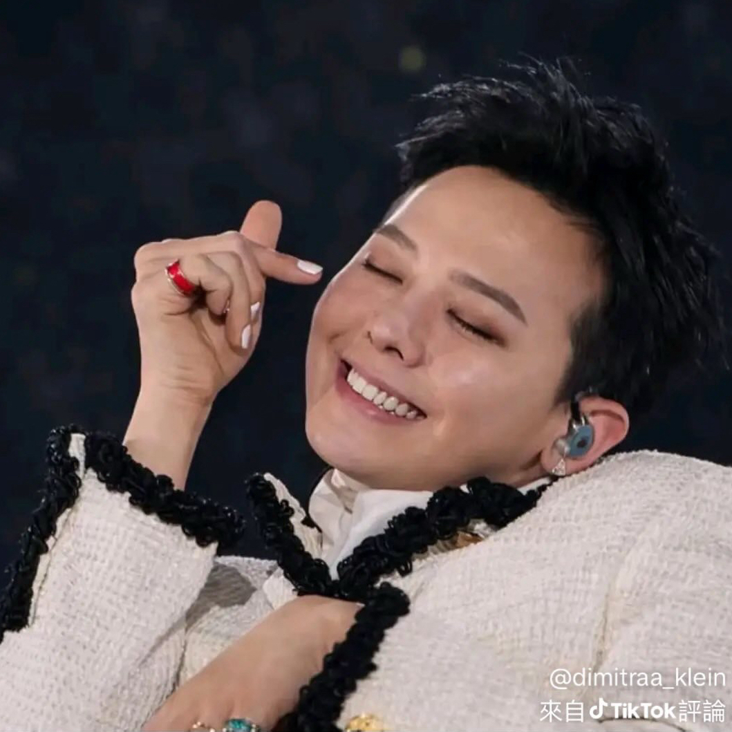 A moment captured by G-DRAGON (BIGBANG)'s fan