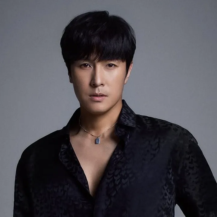 A moment captured by Kim Dongwan (SHINHWA)'s fan