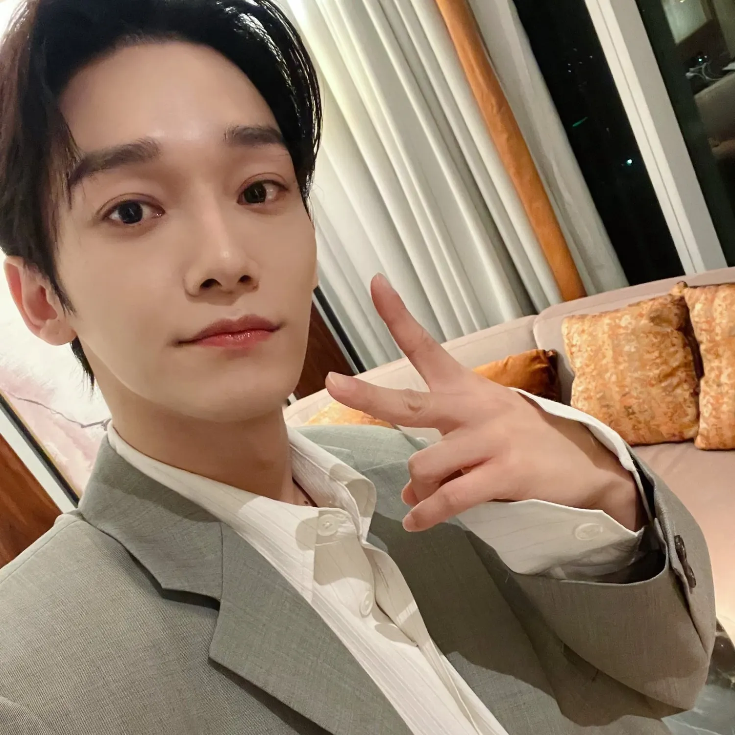 Behind-the-scenes cut of Chen (EXO)