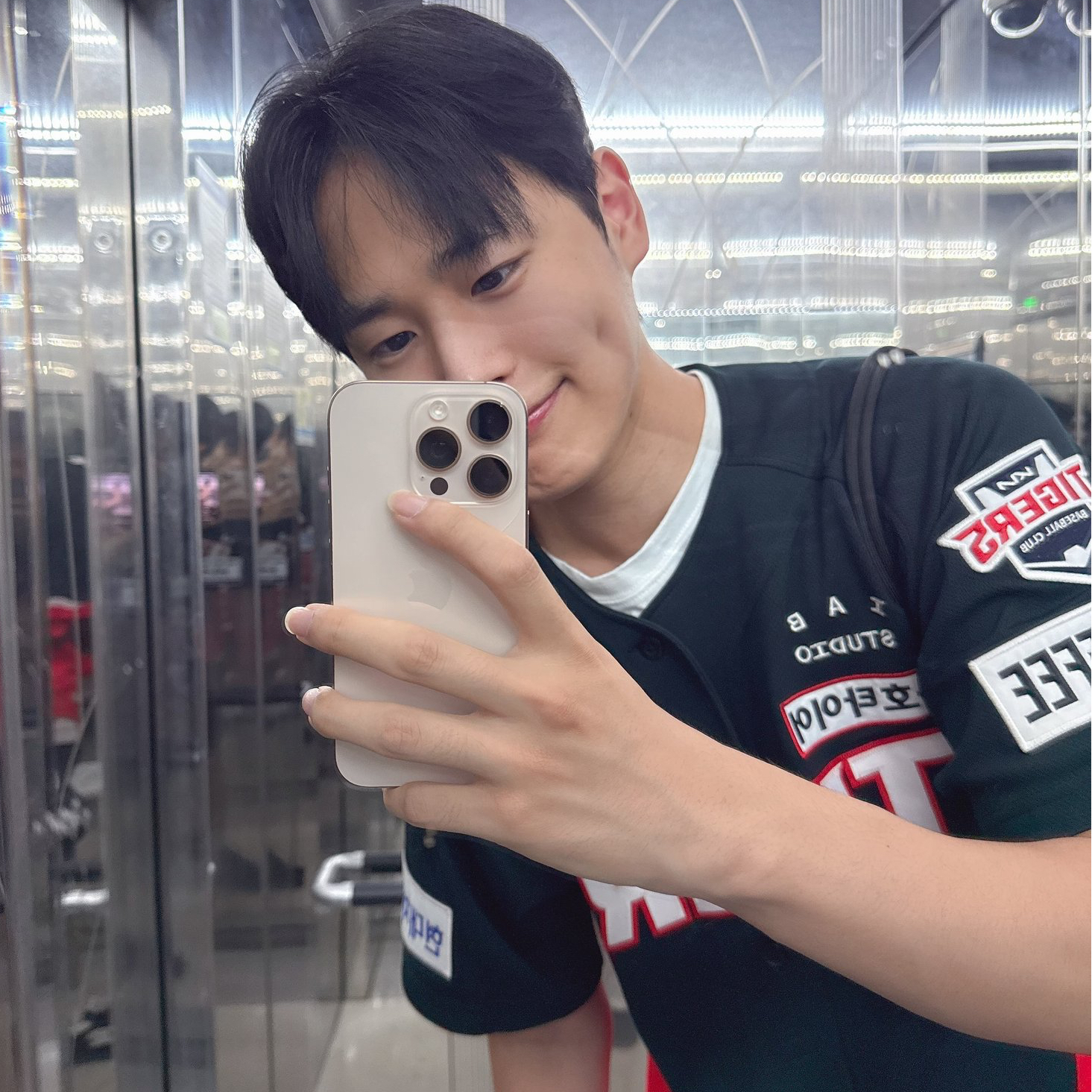 Behind-the-scenes cut of Choi Byungchan