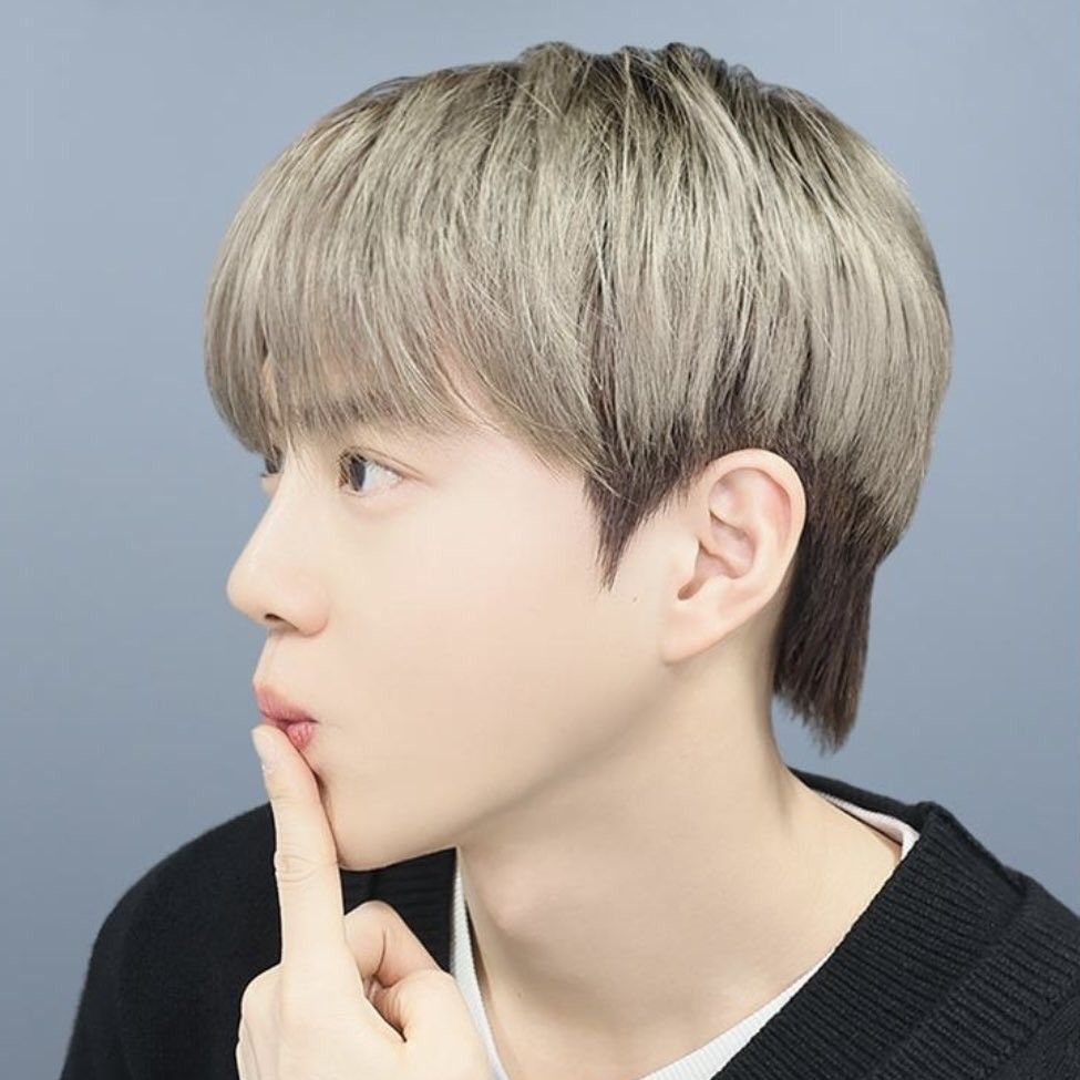 Behind-the-scenes cut of Suho (EXO)