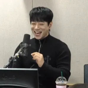 Behind-the-scenes cut of Hwang Chiyeol