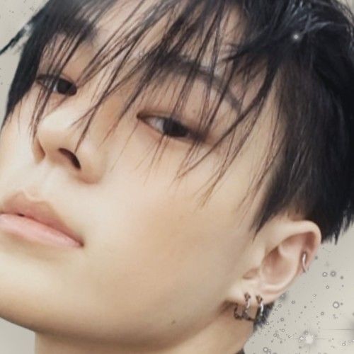 Latest photo of Kim Junmin (WHIB)