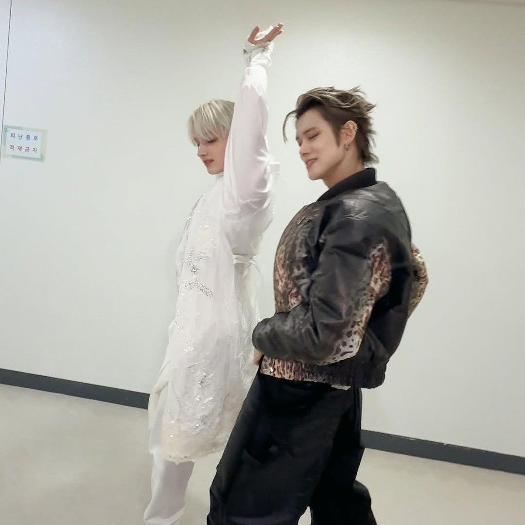 TOMORROW X TOGETHERの舞台裏ショット