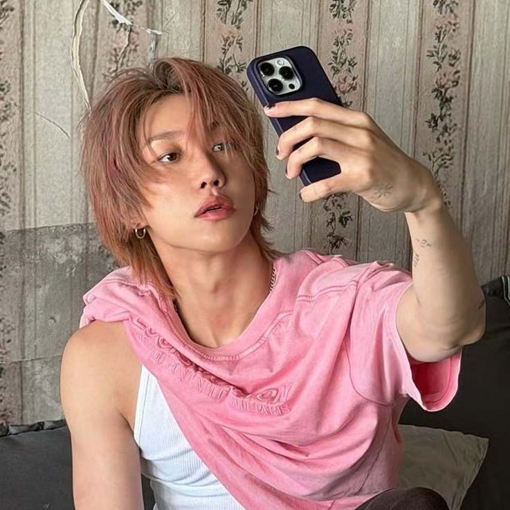 Behind-the-scenes cut of The 8 (SEVENTEEN)