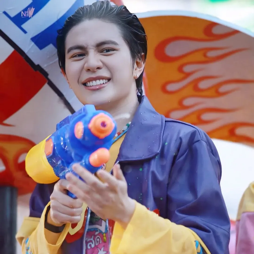 A moment captured by William (LYKN)'s fan